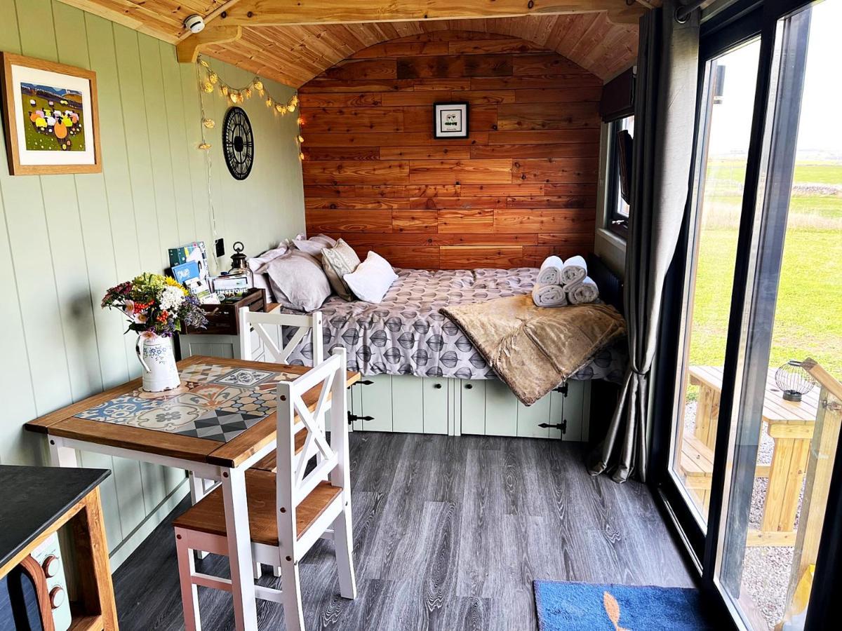 Luxury Shepherd Hut In The Peak District Бейквелл Екстер'єр фото