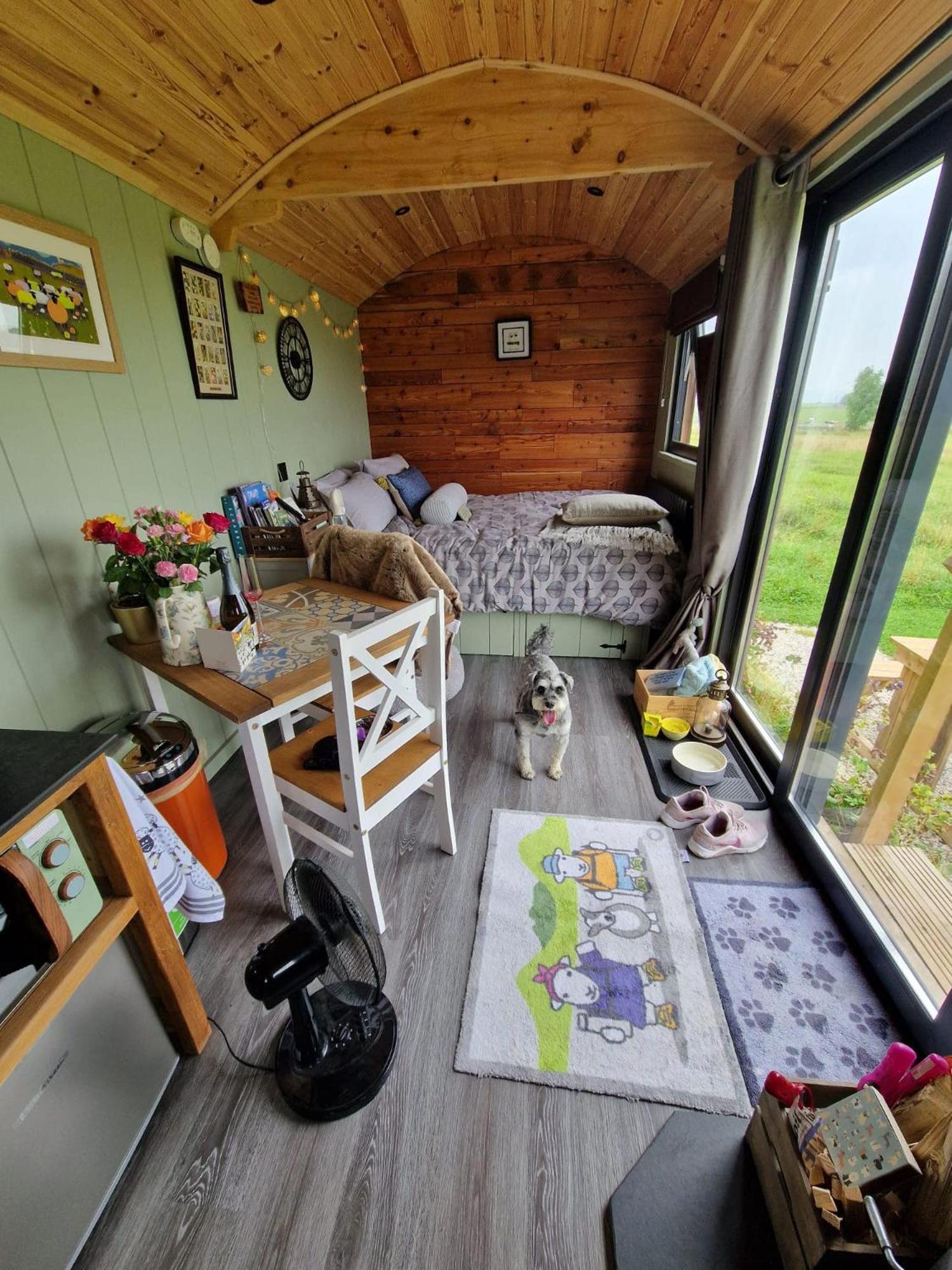 Luxury Shepherd Hut In The Peak District Бейквелл Екстер'єр фото
