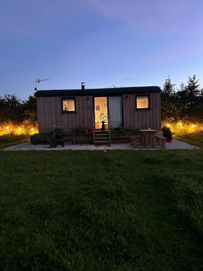 Luxury Shepherd Hut In The Peak District Бейквелл Екстер'єр фото